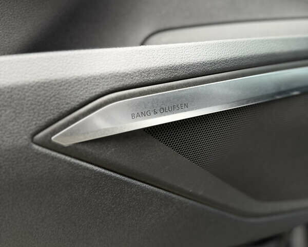 Чорний Ауді E-Tron, об'ємом двигуна 0 л та пробігом 65 тис. км за 41500 $, фото 5 на Automoto.ua