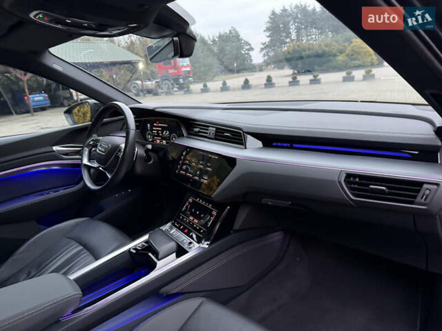Чорний Ауді E-Tron, об'ємом двигуна 0 л та пробігом 54 тис. км за 37990 $, фото 41 на Automoto.ua