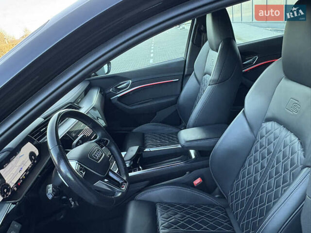 Чорний Ауді E-Tron, об'ємом двигуна 0 л та пробігом 95 тис. км за 36599 $, фото 52 на Automoto.ua