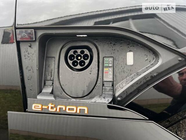 Чорний Ауді E-Tron, об'ємом двигуна 0 л та пробігом 32 тис. км за 52000 $, фото 64 на Automoto.ua