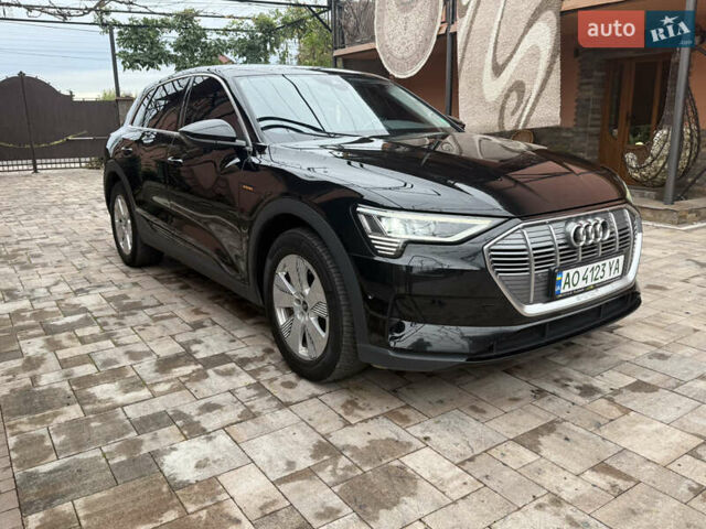 Черный Ауди E-Tron, объемом двигателя 0 л и пробегом 158 тыс. км за 26900 $, фото 1 на Automoto.ua