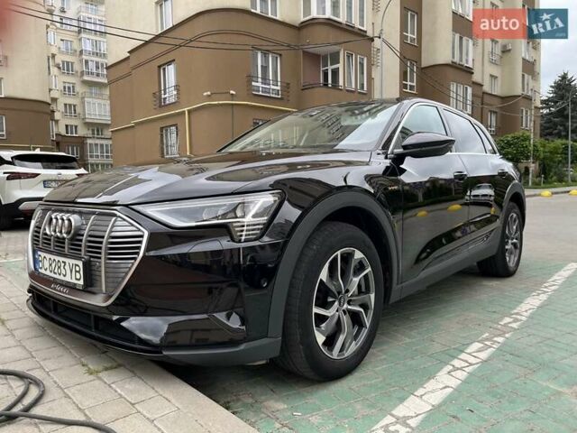 Чорний Ауді E-Tron, об'ємом двигуна 0 л та пробігом 60 тис. км за 33500 $, фото 4 на Automoto.ua
