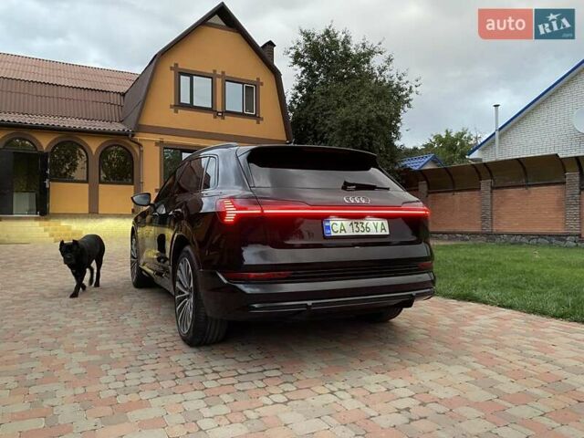 Черный Ауди E-Tron, объемом двигателя 0 л и пробегом 101 тыс. км за 38777 $, фото 65 на Automoto.ua