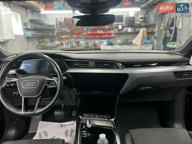 Чорний Ауді E-Tron, об'ємом двигуна 0 л та пробігом 57 тис. км за 41500 $, фото 15 на Automoto.ua