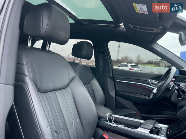 Черный Ауди E-Tron, объемом двигателя 0 л и пробегом 89 тыс. км за 39900 $, фото 40 на Automoto.ua