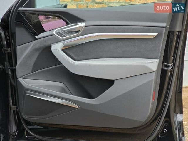 Черный Ауди E-Tron, объемом двигателя 0 л и пробегом 40 тыс. км за 48888 $, фото 43 на Automoto.ua