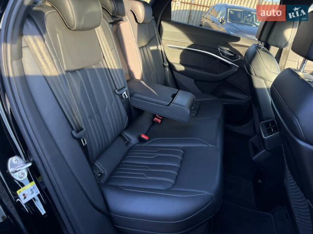 Черный Ауди E-Tron, объемом двигателя 0 л и пробегом 32 тыс. км за 47561 $, фото 38 на Automoto.ua