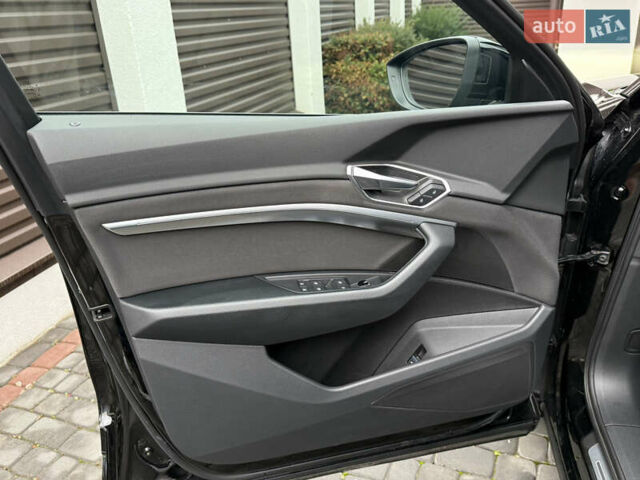 Черный Ауди E-Tron, объемом двигателя 0 л и пробегом 64 тыс. км за 31700 $, фото 25 на Automoto.ua
