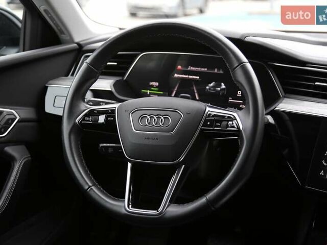 Чорний Ауді E-Tron, об'ємом двигуна 0 л та пробігом 78 тис. км за 43000 $, фото 16 на Automoto.ua