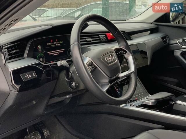 Черный Ауди E-Tron, объемом двигателя 0 л и пробегом 64 тыс. км за 35955 $, фото 27 на Automoto.ua