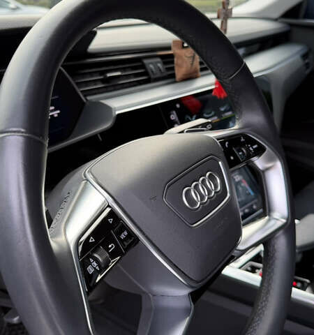 Черный Ауди E-Tron, объемом двигателя 0 л и пробегом 20 тыс. км за 45000 $, фото 21 на Automoto.ua
