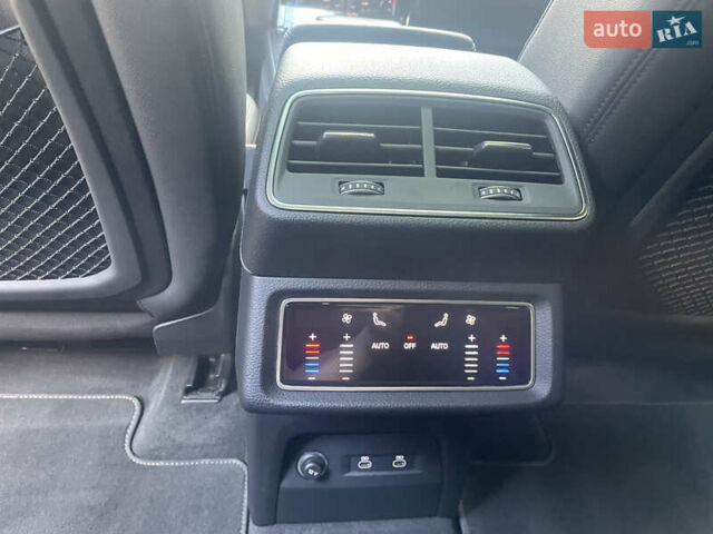 Черный Ауди E-Tron, объемом двигателя 0 л и пробегом 45 тыс. км за 30800 $, фото 23 на Automoto.ua