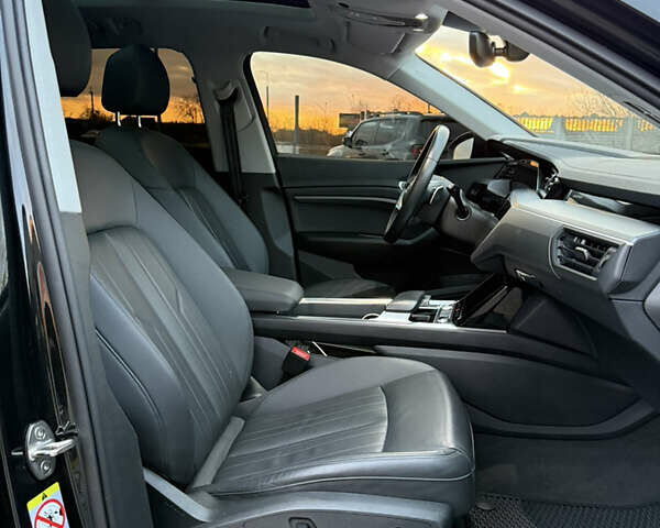 Черный Ауди E-Tron, объемом двигателя 0 л и пробегом 62 тыс. км за 36200 $, фото 32 на Automoto.ua