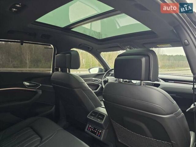 Чорний Ауді E-Tron, об'ємом двигуна 0 л та пробігом 61 тис. км за 47777 $, фото 83 на Automoto.ua