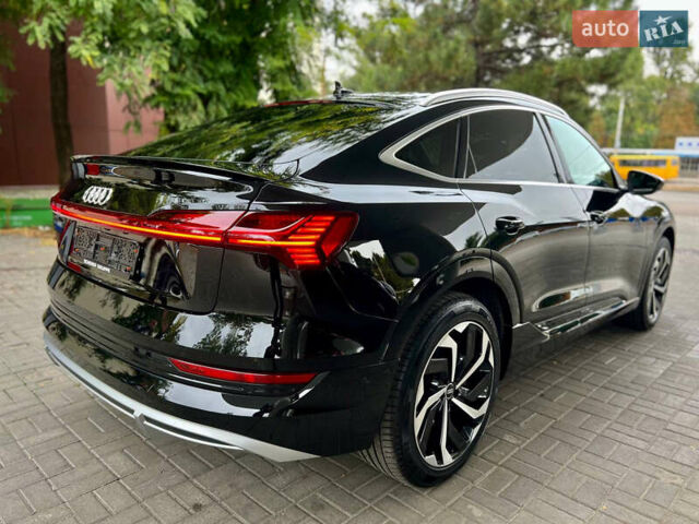 Черный Ауди E-Tron, объемом двигателя 0 л и пробегом 31 тыс. км за 45500 $, фото 16 на Automoto.ua