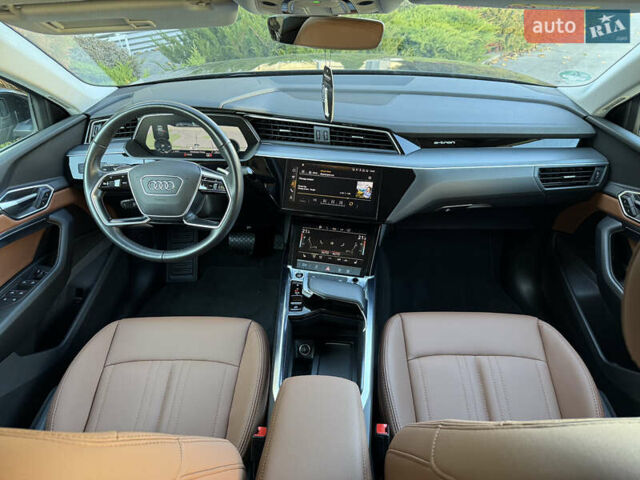 Чорний Ауді E-Tron, об'ємом двигуна 0 л та пробігом 79 тис. км за 29999 $, фото 55 на Automoto.ua