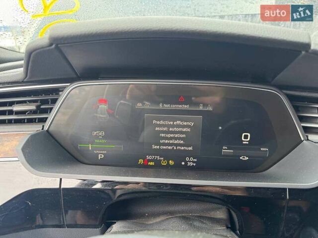 Чорний Ауді E-Tron, об'ємом двигуна 0 л та пробігом 81 тис. км за 25900 $, фото 16 на Automoto.ua