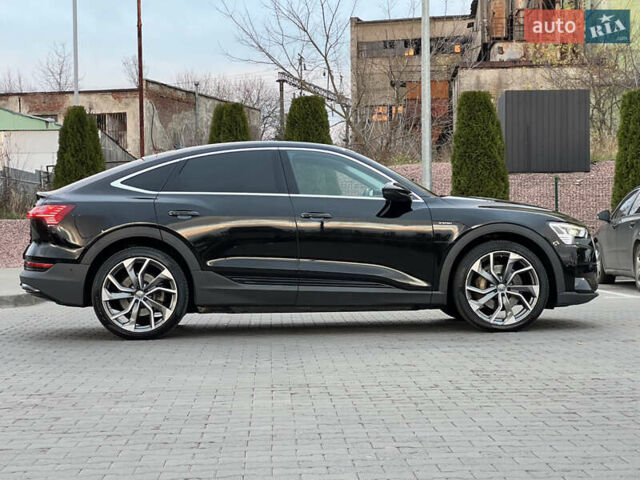 Чорний Ауді E-Tron, об'ємом двигуна 0 л та пробігом 112 тис. км за 33900 $, фото 5 на Automoto.ua