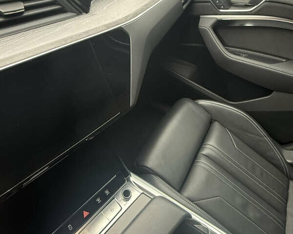 Чорний Ауді E-Tron, об'ємом двигуна 0 л та пробігом 89 тис. км за 35499 $, фото 17 на Automoto.ua