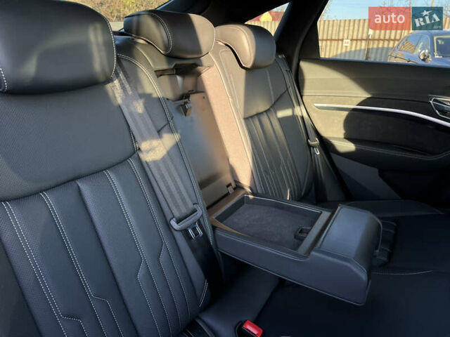 Черный Ауди E-Tron, объемом двигателя 0 л и пробегом 32 тыс. км за 47561 $, фото 37 на Automoto.ua