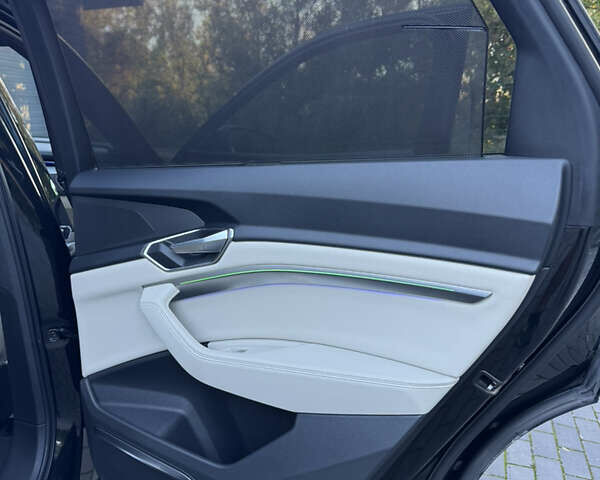 Черный Ауди E-Tron, объемом двигателя 0 л и пробегом 91 тыс. км за 36500 $, фото 76 на Automoto.ua