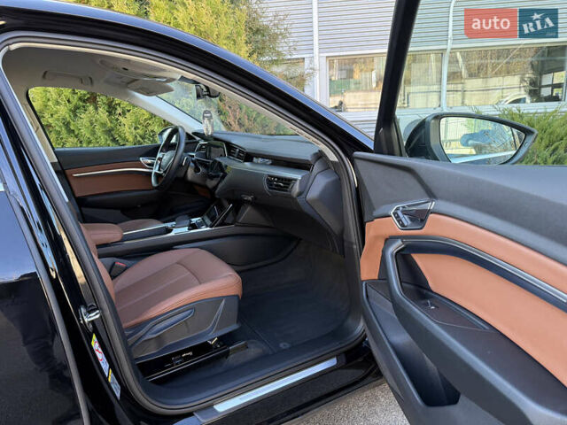 Чорний Ауді E-Tron, об'ємом двигуна 0 л та пробігом 79 тис. км за 29999 $, фото 33 на Automoto.ua