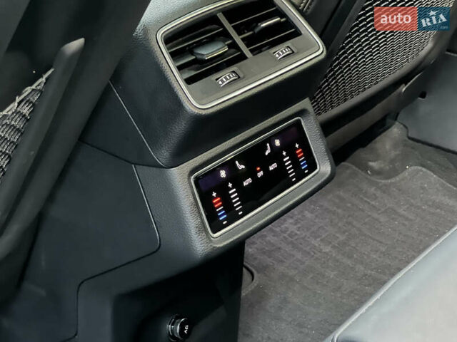 Чорний Ауді E-Tron, об'ємом двигуна 0 л та пробігом 112 тис. км за 33900 $, фото 17 на Automoto.ua