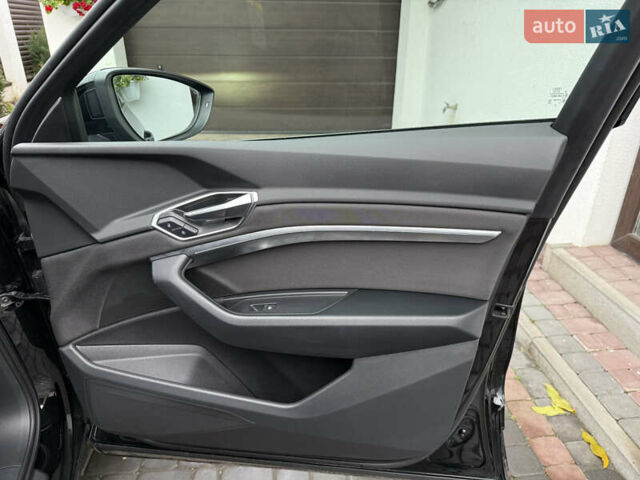 Черный Ауди E-Tron, объемом двигателя 0 л и пробегом 64 тыс. км за 31700 $, фото 35 на Automoto.ua