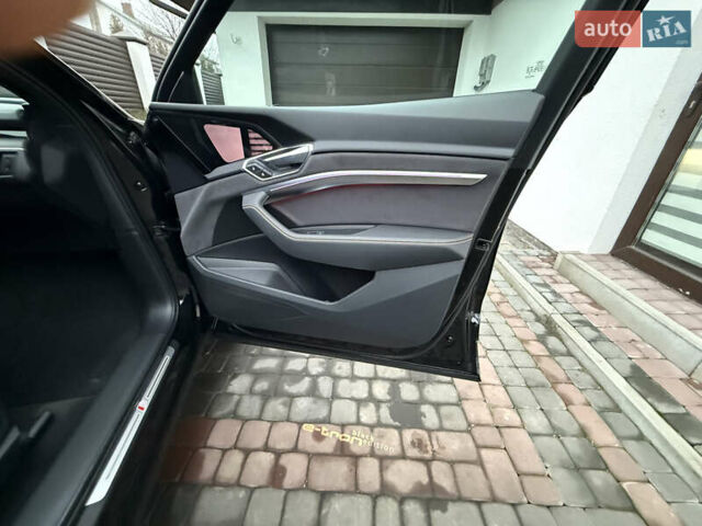 Черный Ауди E-Tron, объемом двигателя 0 л и пробегом 95 тыс. км за 38500 $, фото 29 на Automoto.ua