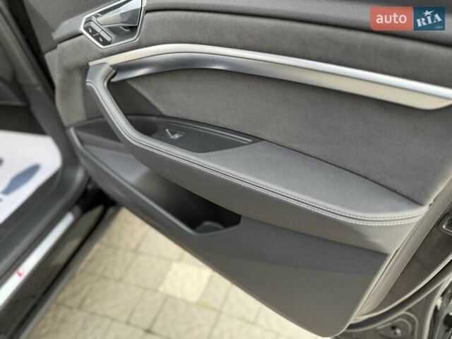 Черный Ауди E-Tron, объемом двигателя 0 л и пробегом 150 тыс. км за 31950 $, фото 70 на Automoto.ua
