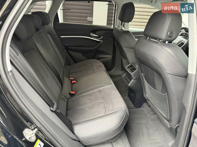 Черный Ауди E-Tron, объемом двигателя 0 л и пробегом 64 тыс. км за 31700 $, фото 34 на Automoto.ua