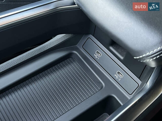 Черный Ауди E-Tron, объемом двигателя 0 л и пробегом 32 тыс. км за 47561 $, фото 57 на Automoto.ua