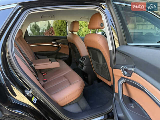 Чорний Ауді E-Tron, об'ємом двигуна 0 л та пробігом 79 тис. км за 29999 $, фото 48 на Automoto.ua