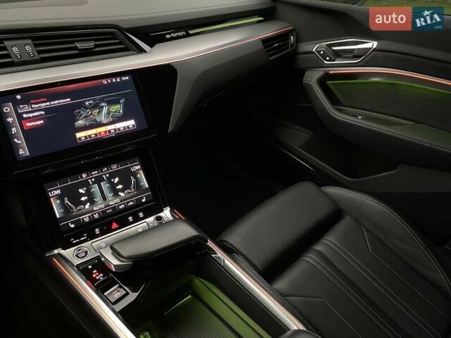 Черный Ауди E-Tron, объемом двигателя 0 л и пробегом 101 тыс. км за 38777 $, фото 48 на Automoto.ua