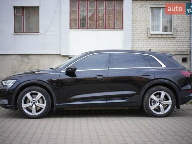 Чорний Ауді E-Tron, об'ємом двигуна 0 л та пробігом 47 тис. км за 32900 $, фото 6 на Automoto.ua