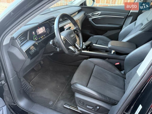 Чорний Ауді E-Tron, об'ємом двигуна 0 л та пробігом 55 тис. км за 36199 $, фото 27 на Automoto.ua