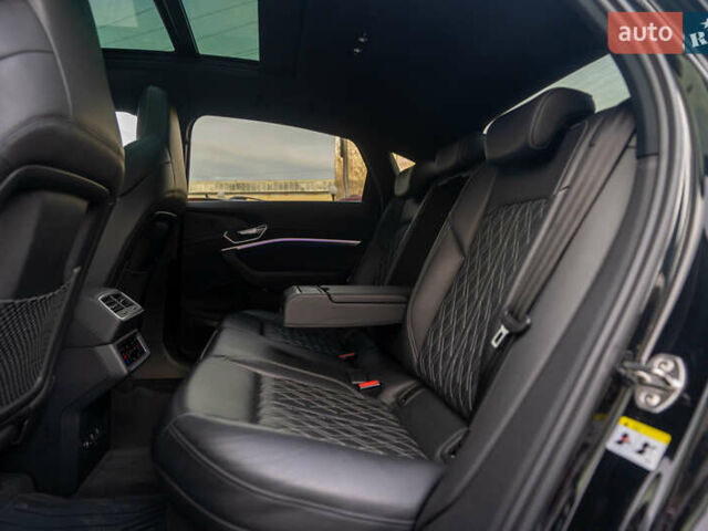 Чорний Ауді E-Tron, об'ємом двигуна 0 л та пробігом 54 тис. км за 45900 $, фото 22 на Automoto.ua