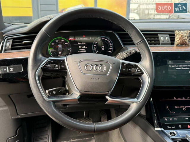 Черный Ауди E-Tron, объемом двигателя 0 л и пробегом 80 тыс. км за 34500 $, фото 70 на Automoto.ua