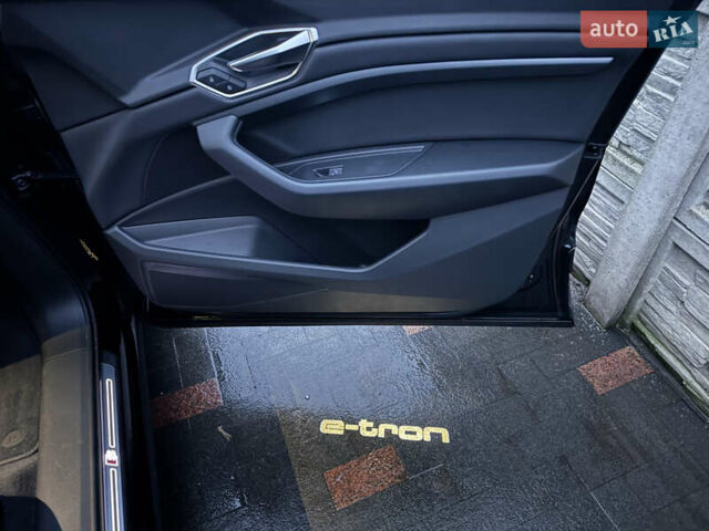Чорний Ауді E-Tron, об'ємом двигуна 0 л та пробігом 142 тис. км за 29950 $, фото 17 на Automoto.ua