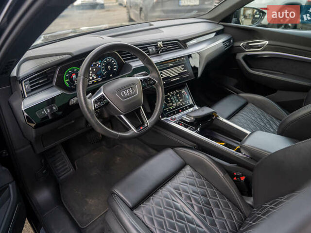 Чорний Ауді E-Tron, об'ємом двигуна 0 л та пробігом 54 тис. км за 45900 $, фото 13 на Automoto.ua