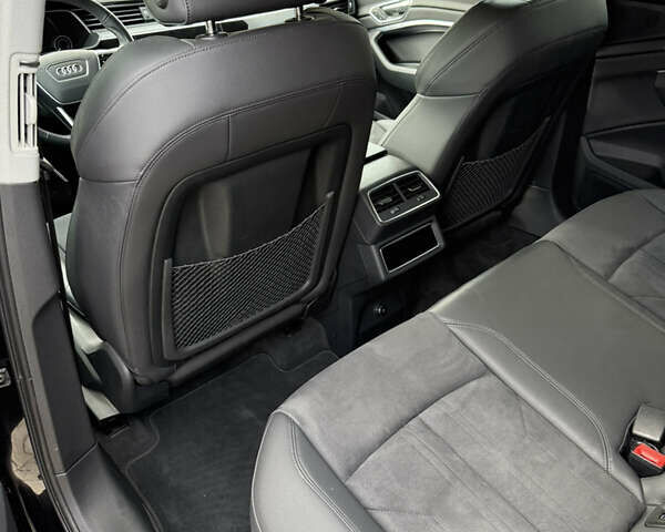 Чорний Ауді E-Tron, об'ємом двигуна 0 л та пробігом 55 тис. км за 36500 $, фото 14 на Automoto.ua