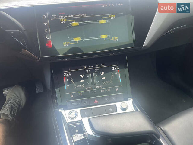 Черный Ауди E-Tron, объемом двигателя 0 л и пробегом 45 тыс. км за 30800 $, фото 19 на Automoto.ua