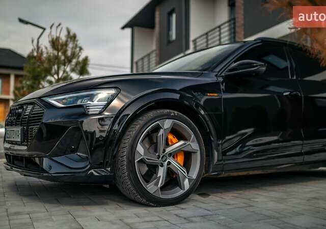 Черный Ауди E-Tron, объемом двигателя 0 л и пробегом 25 тыс. км за 55000 $, фото 5 на Automoto.ua