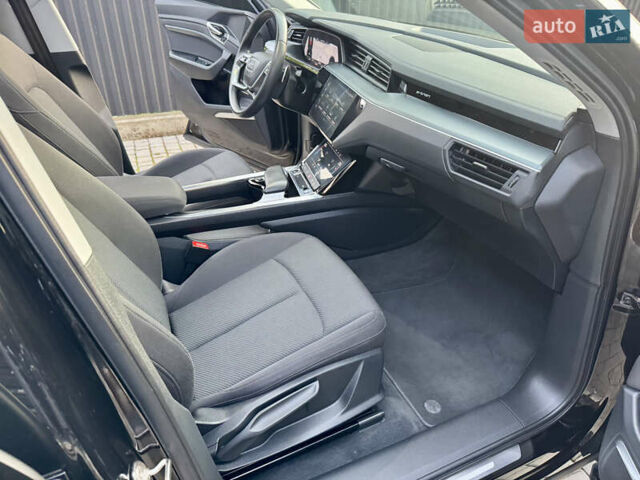 Черный Ауди E-Tron, объемом двигателя 0 л и пробегом 97 тыс. км за 30900 $, фото 52 на Automoto.ua