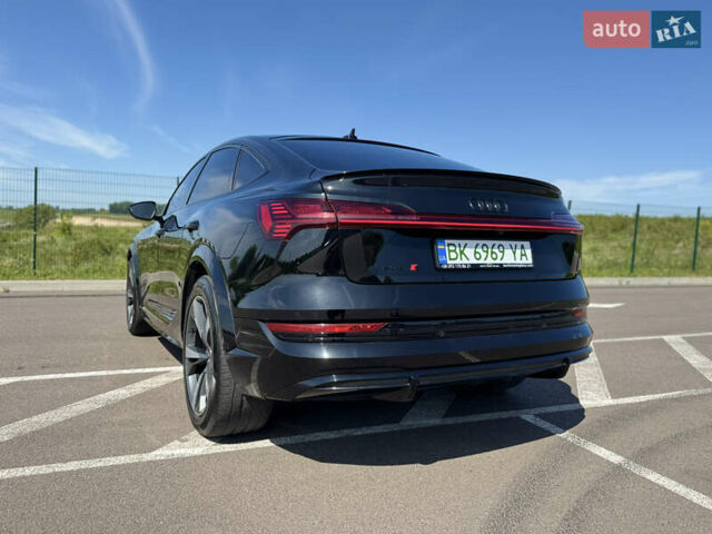 Черный Ауди E-Tron, объемом двигателя 0 л и пробегом 65 тыс. км за 45500 $, фото 7 на Automoto.ua
