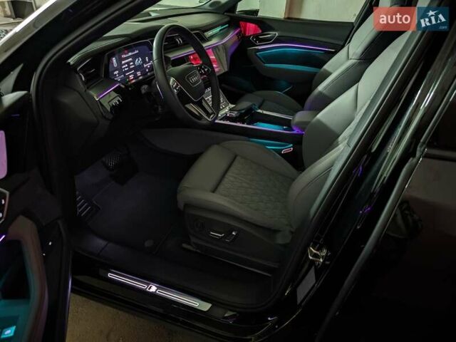 Черный Ауди E-Tron, объемом двигателя 0 л и пробегом 40 тыс. км за 48888 $, фото 63 на Automoto.ua