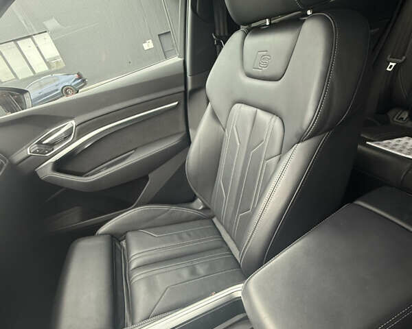 Чорний Ауді E-Tron, об'ємом двигуна 0 л та пробігом 89 тис. км за 35499 $, фото 39 на Automoto.ua