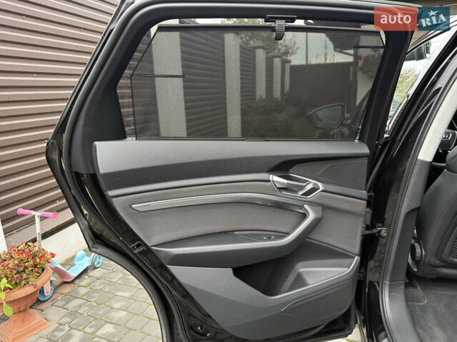 Черный Ауди E-Tron, объемом двигателя 0 л и пробегом 64 тыс. км за 31700 $, фото 28 на Automoto.ua