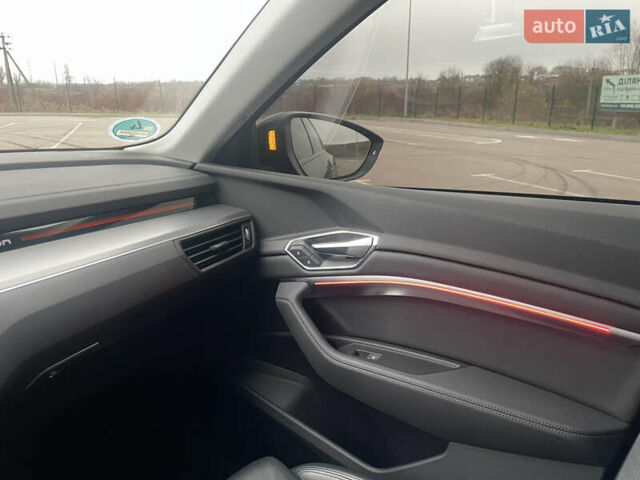 Черный Ауди E-Tron, объемом двигателя 0 л и пробегом 39 тыс. км за 39950 $, фото 56 на Automoto.ua