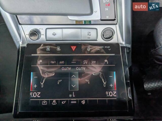 Черный Ауди E-Tron, объемом двигателя 0 л и пробегом 95 тыс. км за 29800 $, фото 47 на Automoto.ua